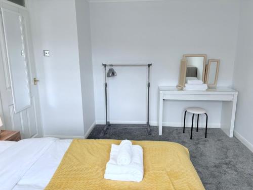 Hillrise - 3 bedroom house with garden photo 29