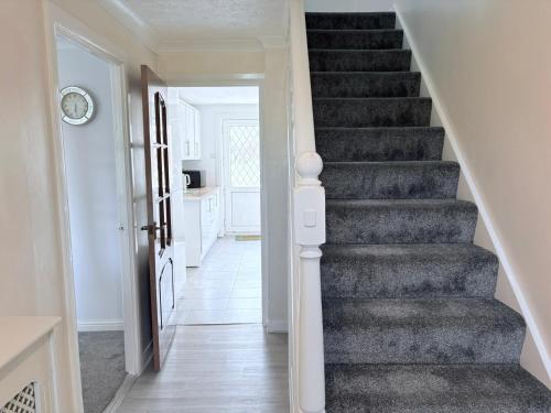 Hillrise - 3 bedroom house with garden photo 25