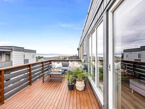 Balkoni atau teres di Nice apartment with sea view
