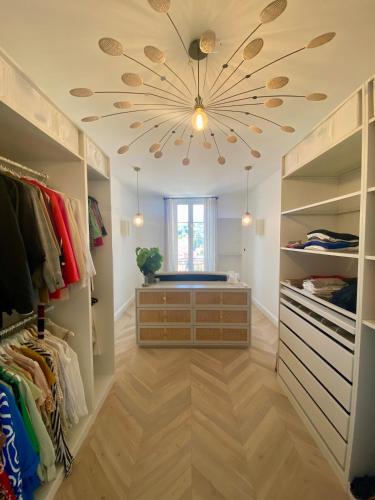 Beautiful and bright 2 rooms