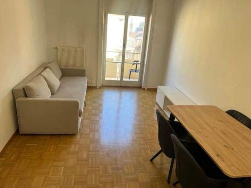 Χώρος καθιστικού στο Spacious Flat next to Zurich HB Konrad Self Checkin