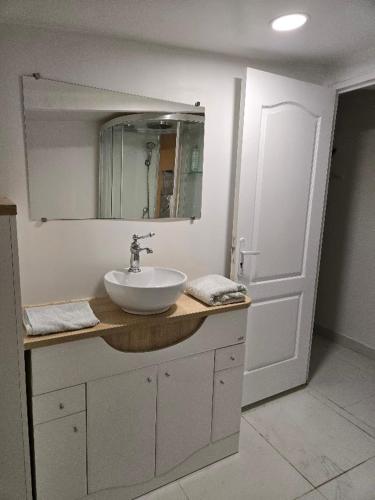 Bilik mandi di Guest House Provencal
