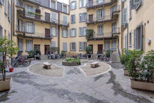 Elegant Apartment Isola District