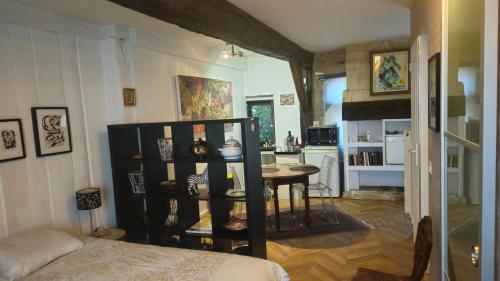 Independent Master suite, 18th century home