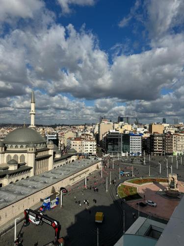 Nespecifikovaný výhled na destinaci Istanbul nebo výhled na město při pohledu z hotelu