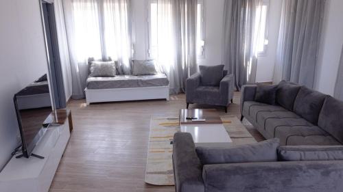 Gallery image of Duplex avec terrasse et vue sur mer au bord de leau in El Marsa