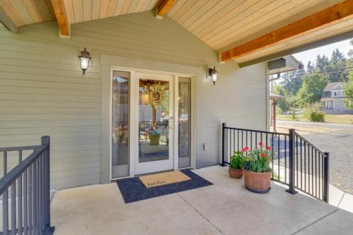 Μπαλκόνι ή βεράντα στο Half-Mi to Scotts Mills Falls Wine Country Apt