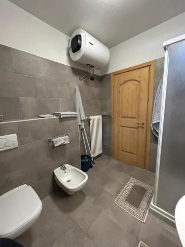Bilik mandi di Casa Murin