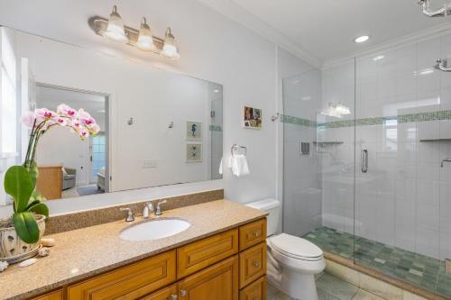 Koupelna v ubytování SUGAR PALM STUDIO at Travelers Palm Inn Key West