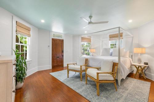 Χώρος καθιστικού στο NUMBER ELEVEN at Scarlet Mango Inn Key West