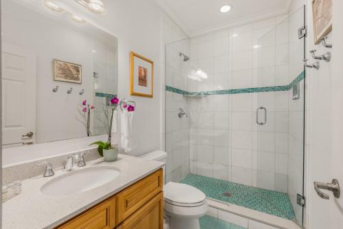 Ένα μπάνιο στο COCONUT PALM STUDIO at Travelers Palm Inn Key West