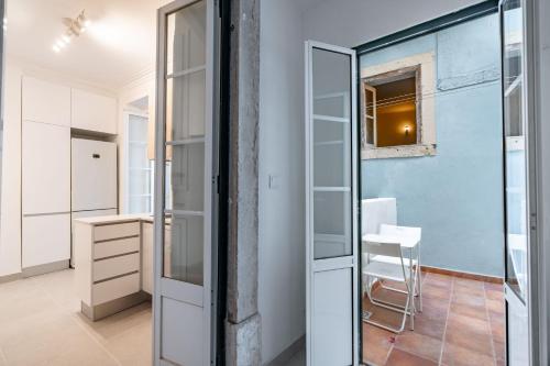Serene Nest in Lisbon Old Town by Lisbeyond