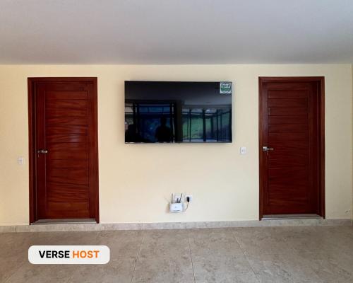 Una televisión o centro de entretenimiento en Espectacular Finca en Sopó - Vía Pionono