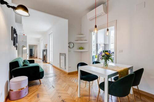 Attico incantevole con idromassaggio e terrazzo