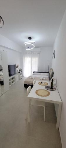 Loutraki Studio by the Beach Bars,Taverns,AC, Washer