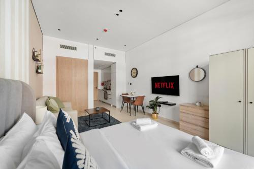 VayK - Contemporary and Cozy Studio in JVC