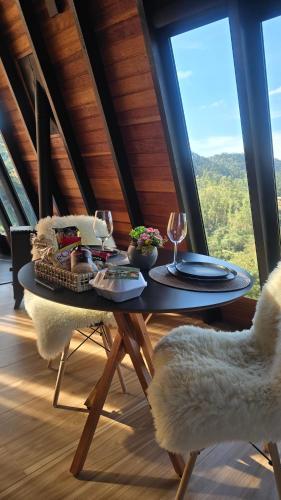 Makanan di atau berdekatan lodge