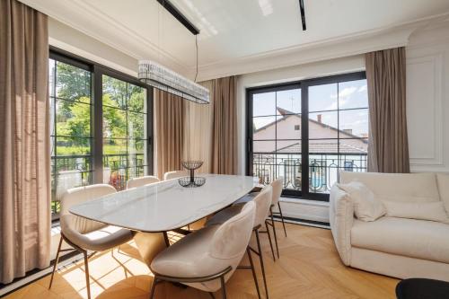 Ruang duduk di Marble Luxury House