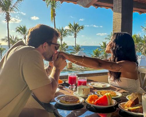 Jídlo v hotelu nebo okolí