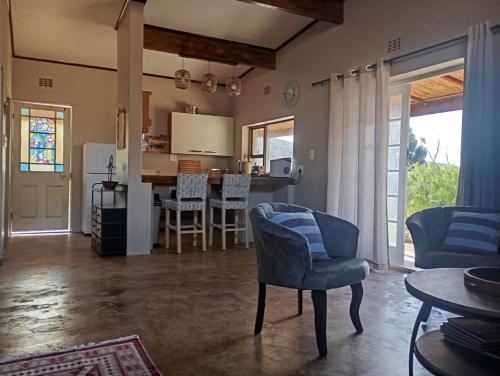 Gambar di galeri bagi Rocky Sands - Klein Karoo R62 di Plathuis