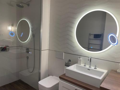 Bilik mandi di Balaton Breeze Apartman
