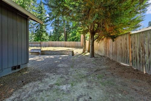 Fotografie z fotogalerie ubytování Tualitin Retreat Big Backyard v destinaci Tualatin