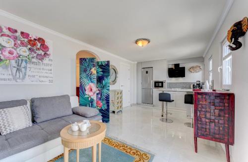 Complejo de 2 apartamentos chic con vista al mar-Villa Marina