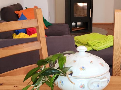 Χώρος καθιστικού στο Großzügige Wohnung in Leipzig-Schleußig mit Balkon und Südgartenblick
