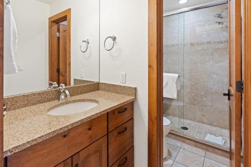 Crestwood 3208 Premier 1 Bedroom photo 3