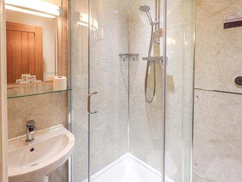 Vannituba majutusasutuses Abbots Reading Cottage