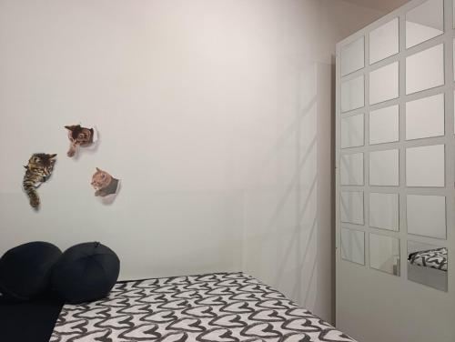 Een bed of bedden in een kamer bij Wood & Chill House