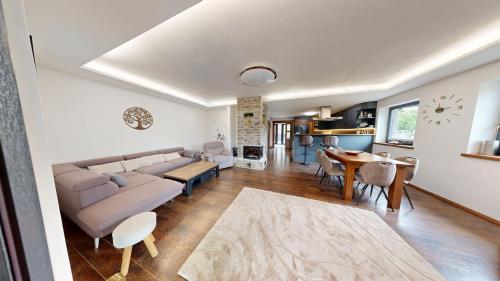 RODINNÁ VILA - STARÉ SPLAVY, Máchovo jezero