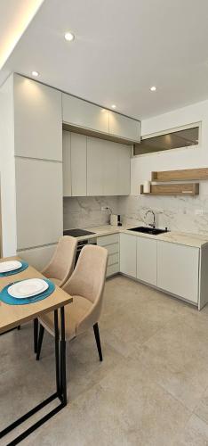 Dapur atau dapur kecil di Azure Garden Santorini - Drymades Village