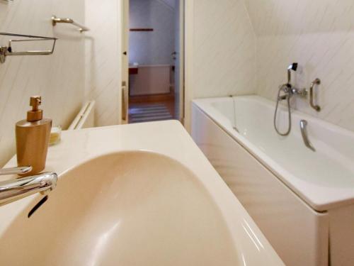 Fotografie z fotogalerie ubytování 15 person holiday home in HJORTKVARN-By Traum v destinaci Hjortkvarn