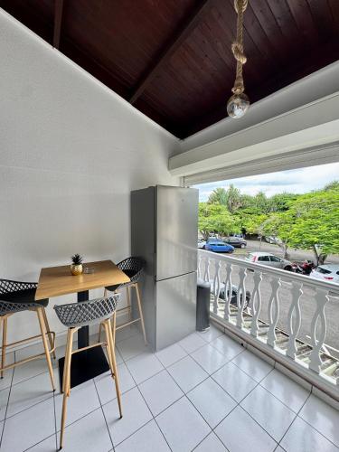 Balkón nebo terasa v ubytování T2 cosy avec mezzanine, piscine & plage à pied