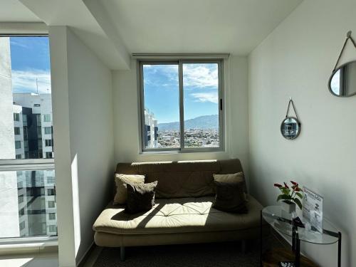 Χώρος καθιστικού στο Luxury 12th Floor Apartment with Views - Downtown San Jose Pool and Gym