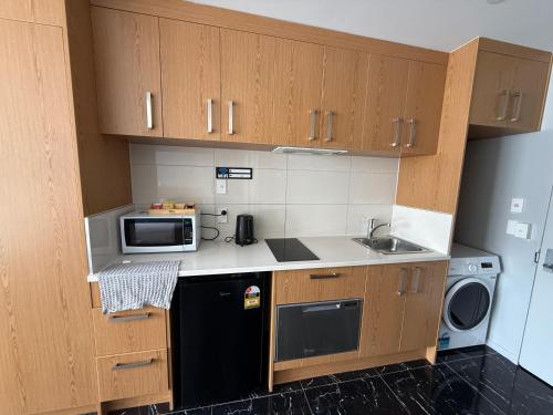 Majoituspaikan Goodview Hotel keittiö tai keittotila