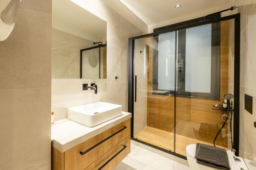 151Patision Smart Suite in the Heart of Athens2B