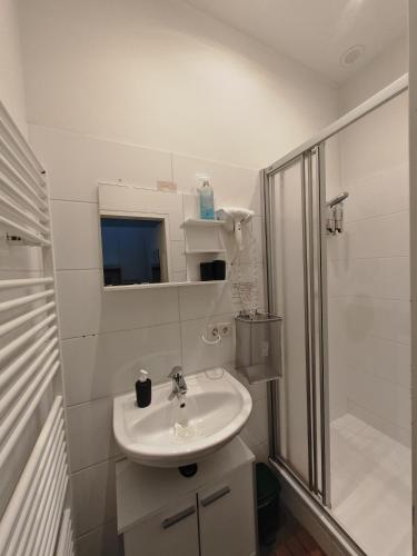 Koupelna v ubytování ABAI Dormitory