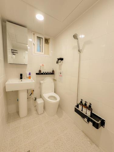 Bilik mandi di Stay Mangwon