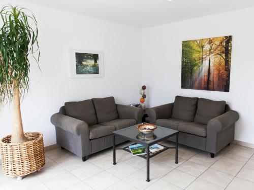 Χώρος καθιστικού στο Forest-Edge Family Retreat