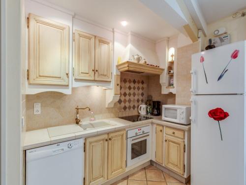 Kuchyň nebo kuchyňský kout v ubytování Villa in Provence near Vaison-la-Romaine