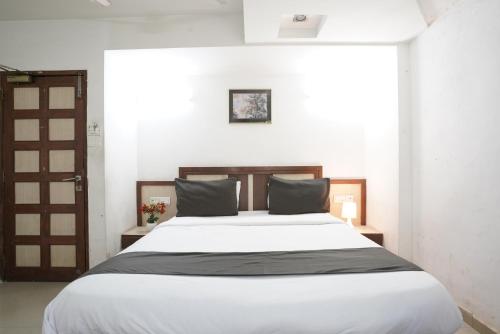 hotelshantisadanにあるベッド