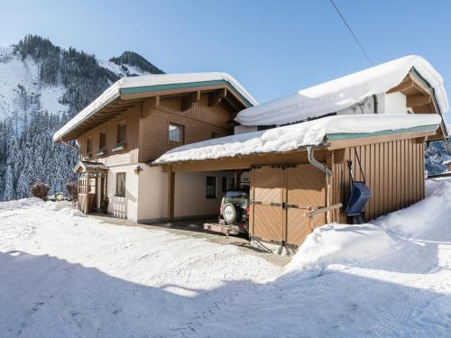 Apartment in Viehhofen near Ski Lifts