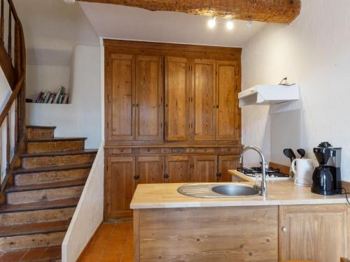 Η κουζίνα ή μικρή κουζίνα στο Holiday Home in Tautavel near Gorges de Gouleyrous