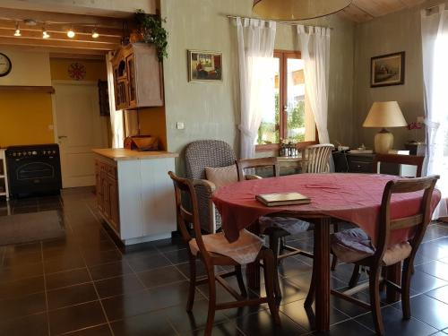 Χώρος καθιστικού στο Villa Retreat with Pool and pets