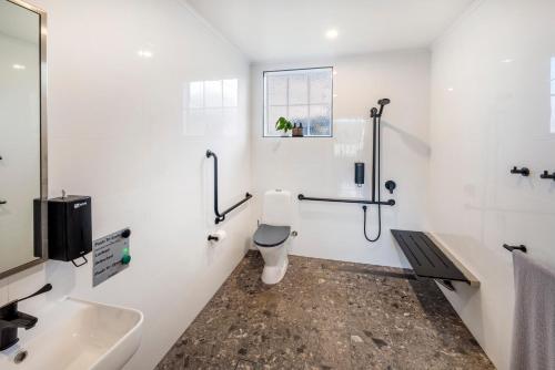Ένα μπάνιο στο The River House River Suite