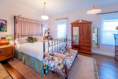 Ένα ή περισσότερα κρεβάτια σε δωμάτιο στο The River House River Suite