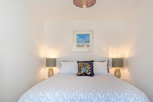 Postel nebo postele na pokoji v ubytování 4 Bed in Ryde oc-o32672