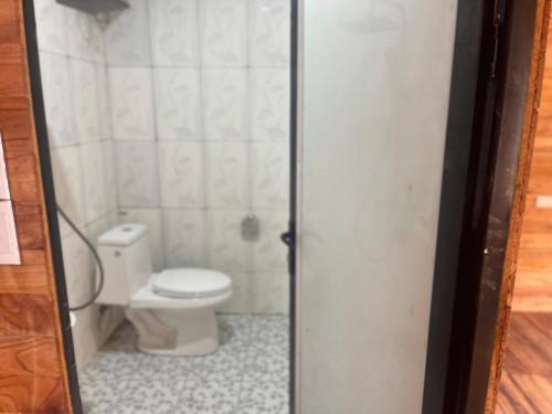 Koupelna v ubytování Nhà hàng Homestay Phố Núi